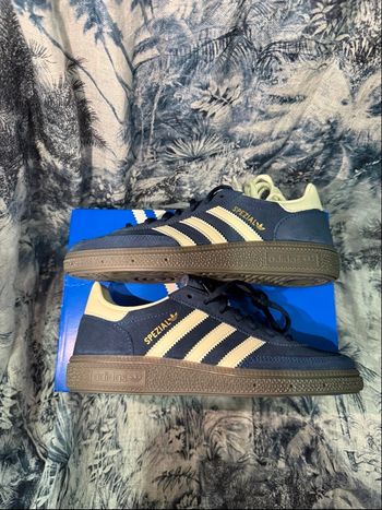 Adidas spezial bleu marine taille 39 