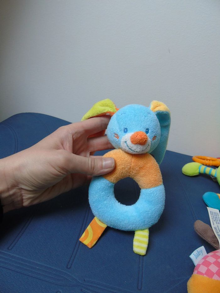 Lot de 3 doudous hochets et 1 peluche musicale - photo numéro 4