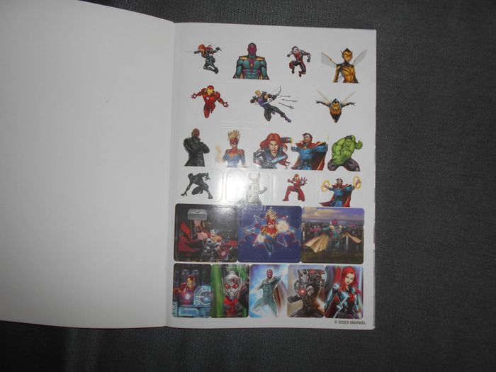 Livre de coloriage et d'activités (Marvel) - photo numéro 2