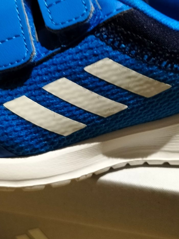 Basket Adidas taille 19 - photo numéro 3