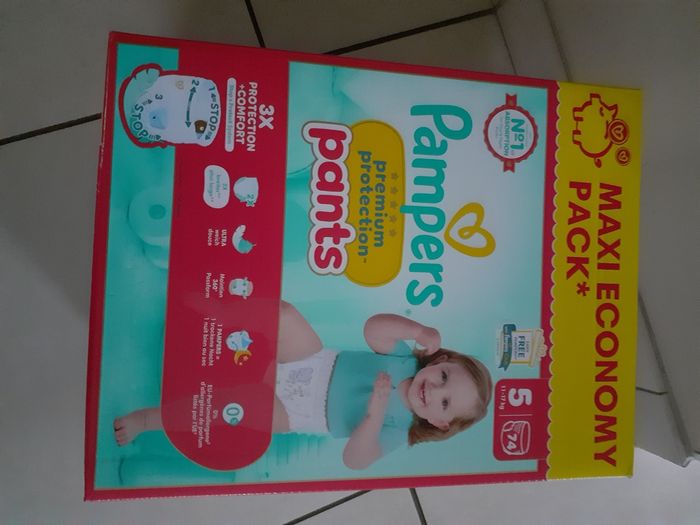 Carton couches pampers prenium protection pants taille 5
