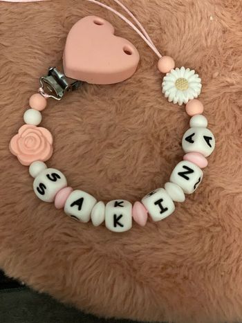 Attache tétine coeur