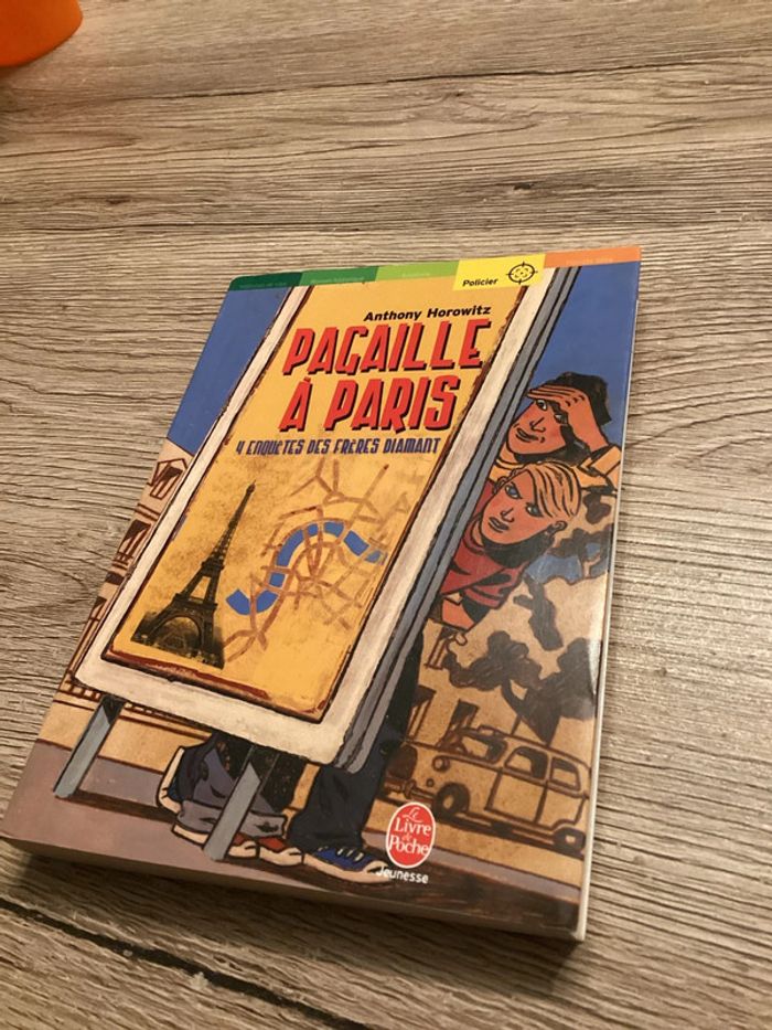 livre pagaille à Paris