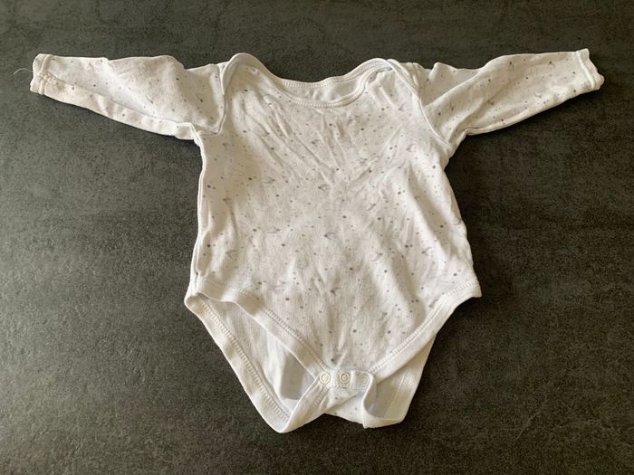 Lot de 3 bodies 18 mois - photo numéro 4