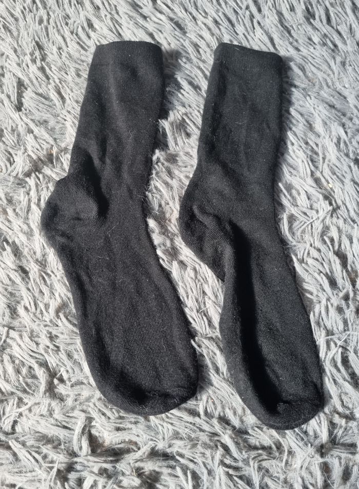 Une paire de chaussette noir 35-38 - photo numéro 4