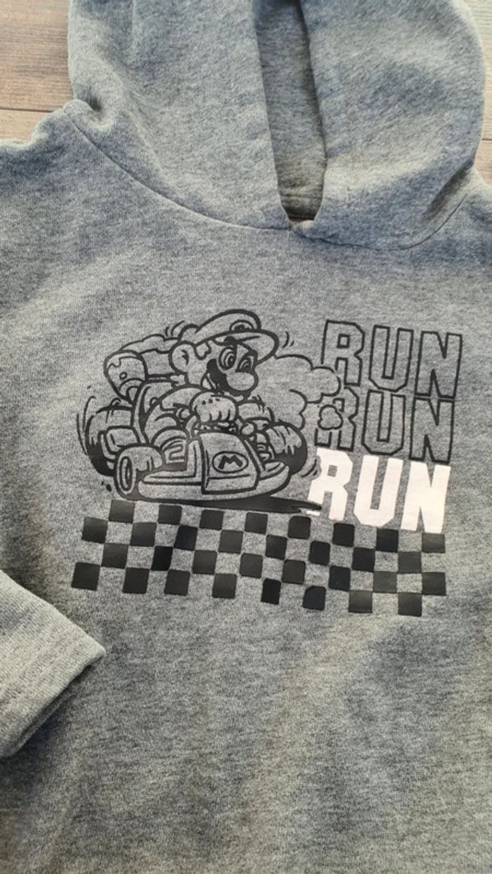 Sweat Mariokart 6 ans en très bon état - photo numéro 2