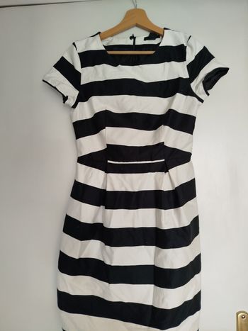 Robe noire et blanche 