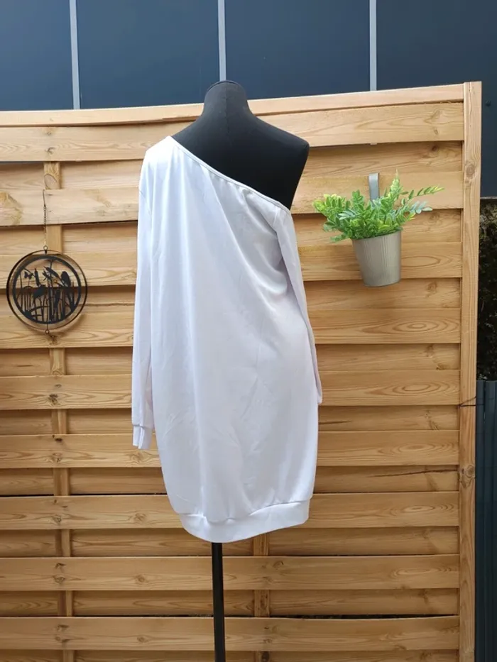 Robe épaules asymétriques taille XL - photo numéro 3