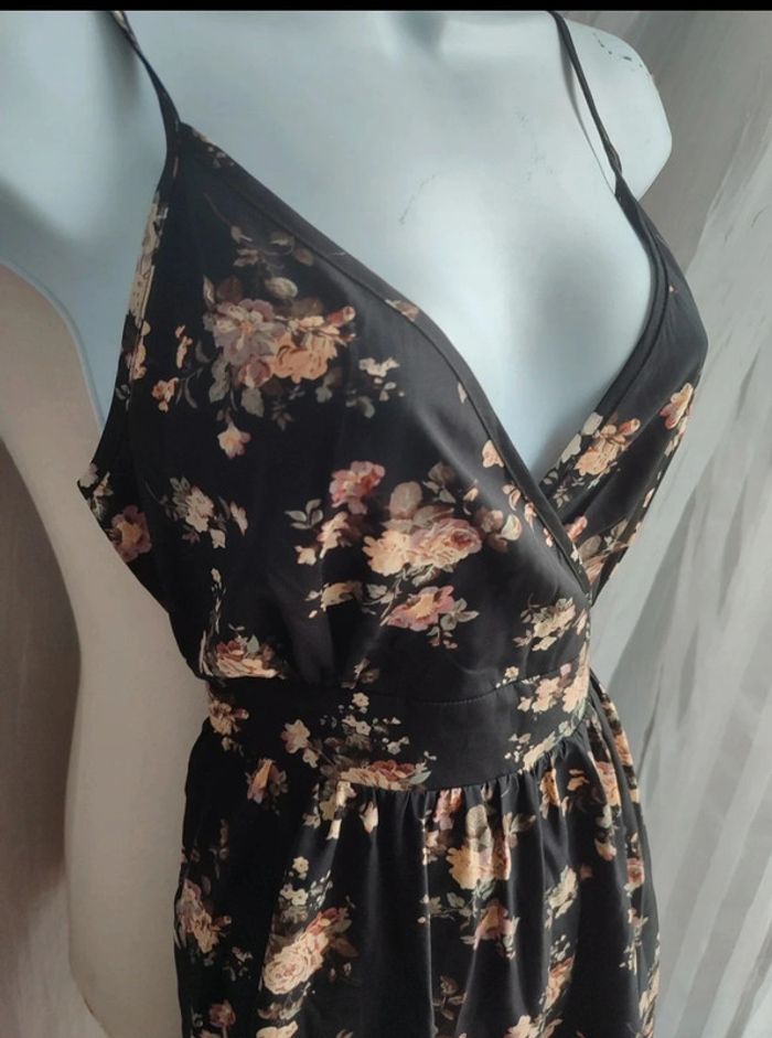 Jolie robe d été fleurie - photo numéro 2