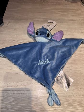 Doudou Stitch Disney neufs