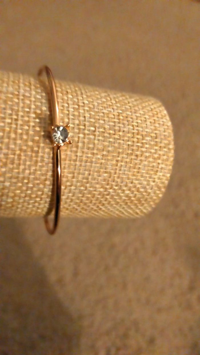 Bracelet doré avec cristal, femme - photo numéro 4