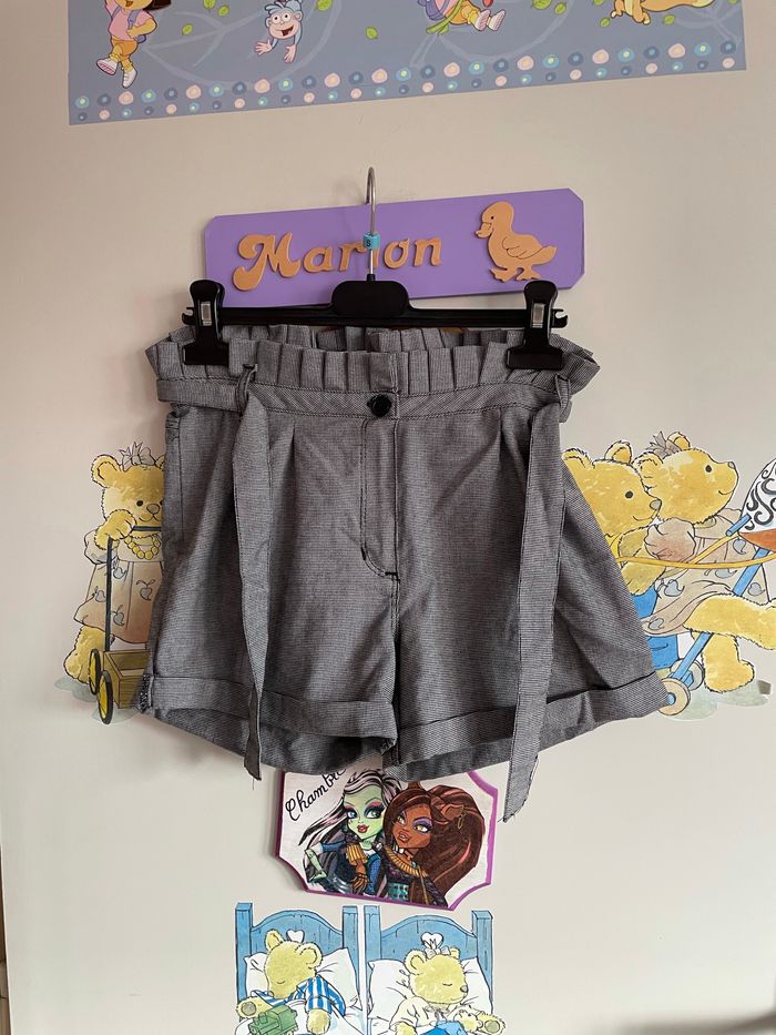 Short, taille 14 ans, marque Orchestra.