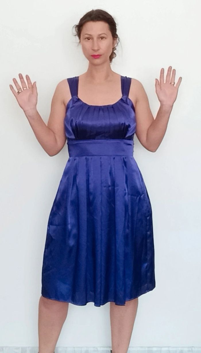 Superbe robe cocktail chic satinée - photo numéro 3