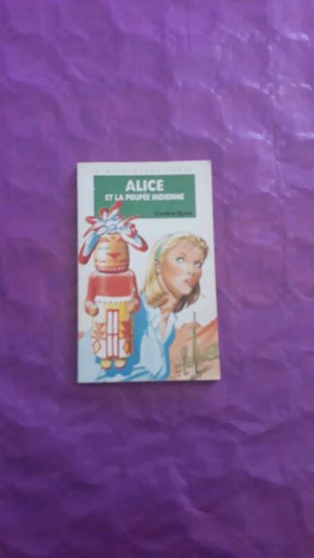Alice et la poupée indienne
