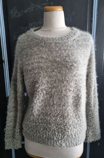 Sweat taille S-M matière effet pelucheux
