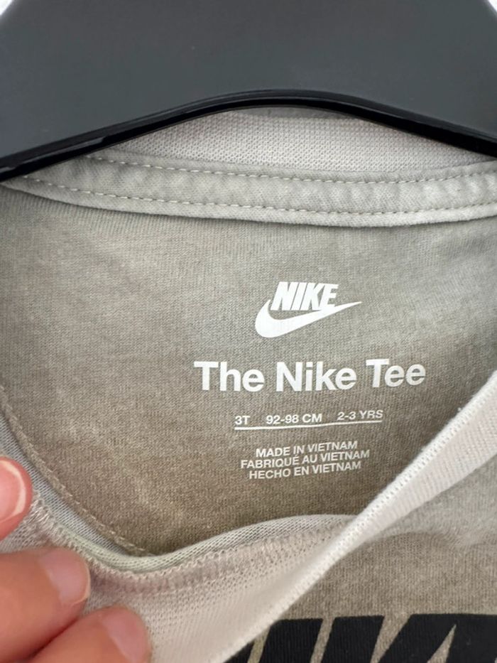 Tee shirt Nike - taille 3 ans 🌼 - photo numéro 2
