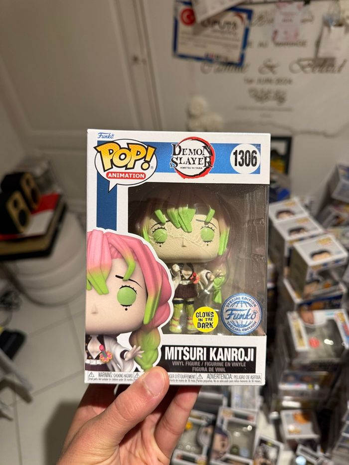Funko Pop Mitsuri Kanroji 1306 GITD - Demon Slayer - photo numéro 1