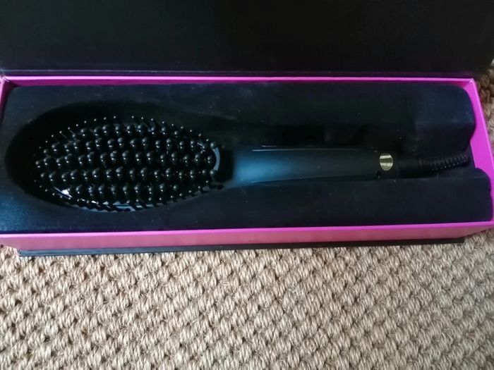 Brosse lissante chauffante - photo numéro 3