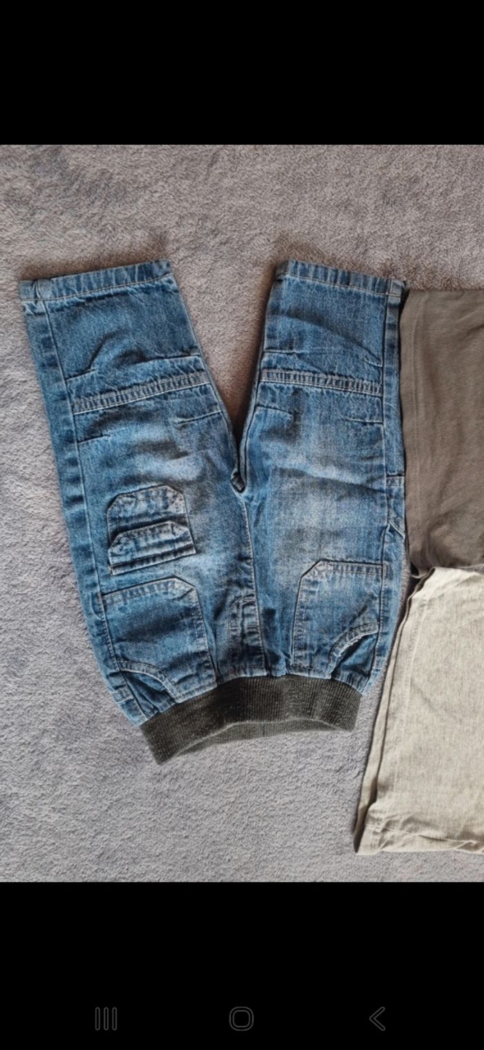Ensemble jean avec 2 tee-shirt - photo numéro 2