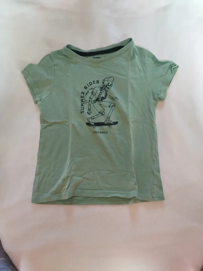 Tee shirts