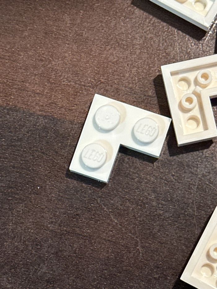 20 Plate lego 2 x 2 Corner, ref 2420 White - photo numéro 3