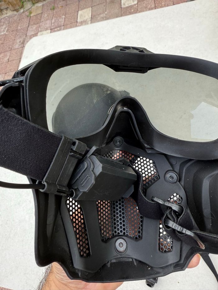 Airsoft casque noir avec masque ventilé - photo numéro 2