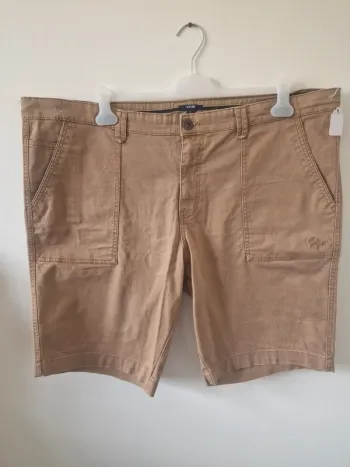 Short chino