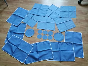 ensemble set , serviette et sous verre bleu