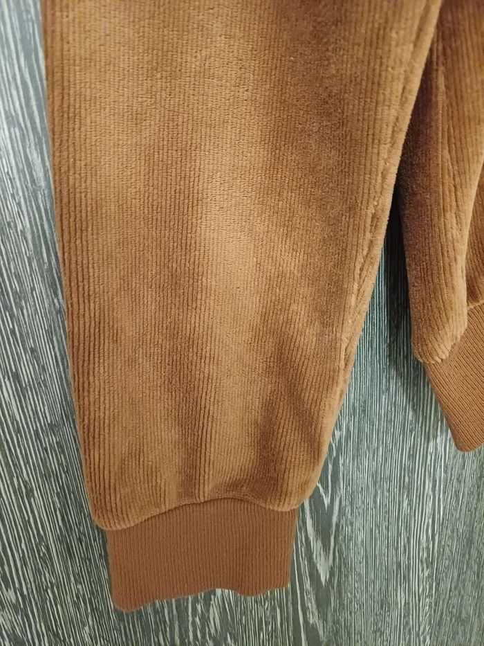 Sweat en velours côtelé à message marron - photo numéro 5