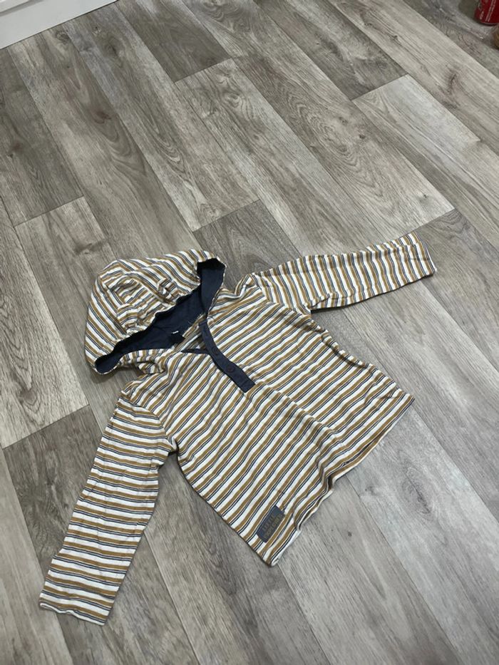 Pull à capuche, taille 18 mois