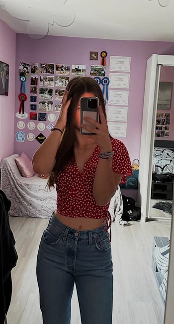 Top rouge à lacets