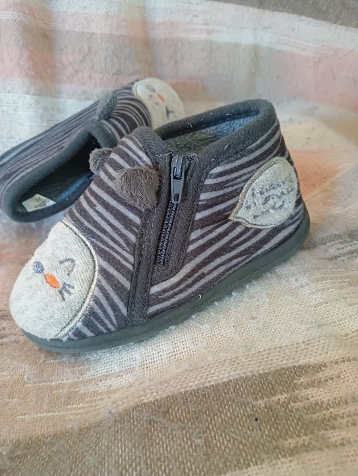 Chaussons pointure 22 - photo numéro 5