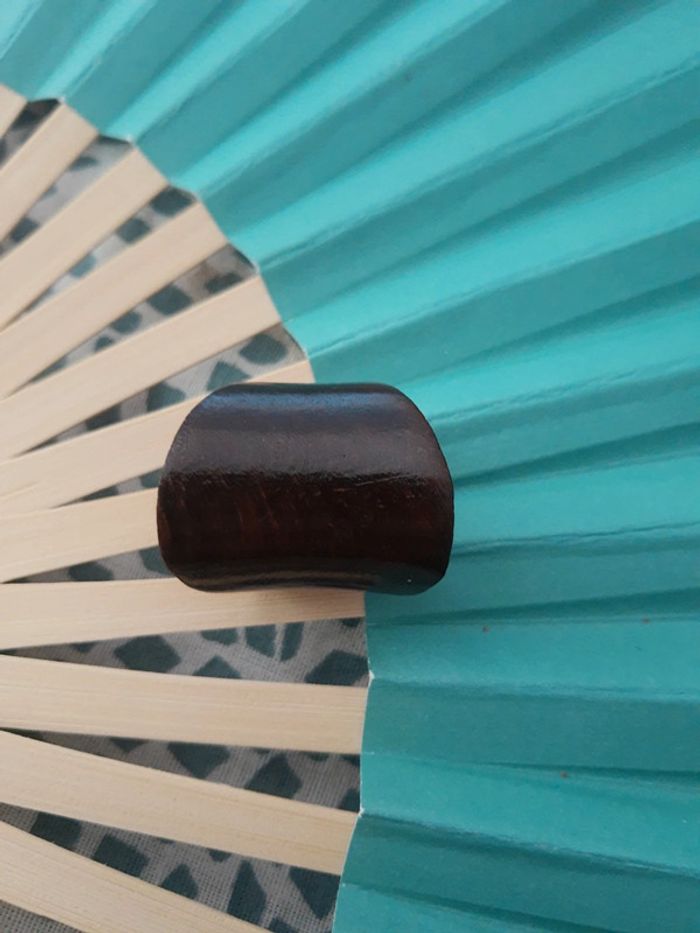 Bijoux bohème ethnique :bague allongée bois marron foncé