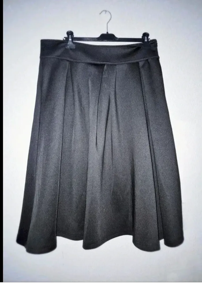 Jupe mi-longue shein xl, neuve, jamais portée. - photo numéro 2