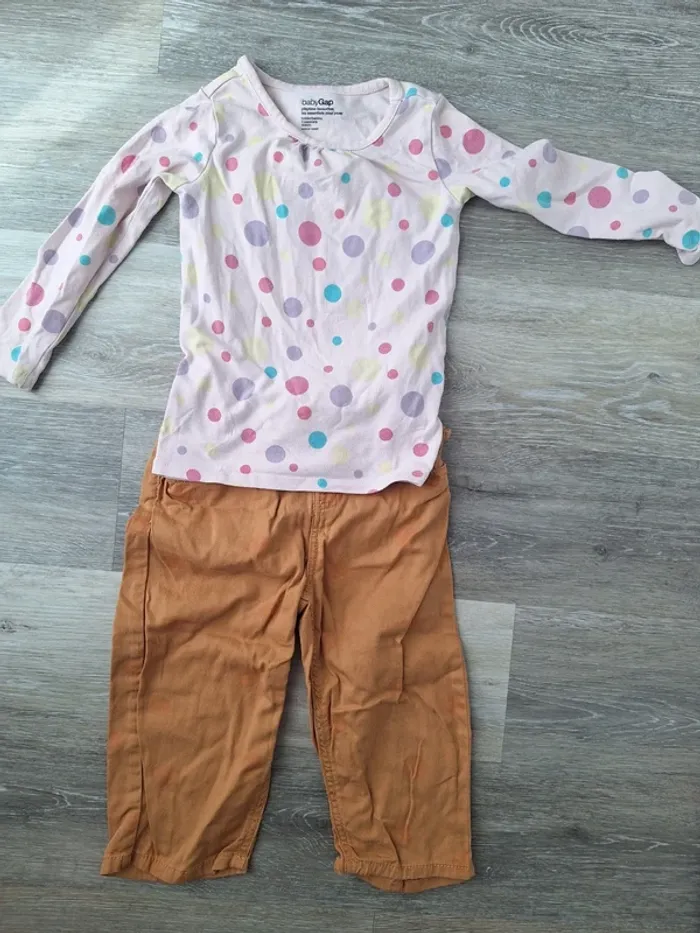 Pantalon zara et t-shirt babygap