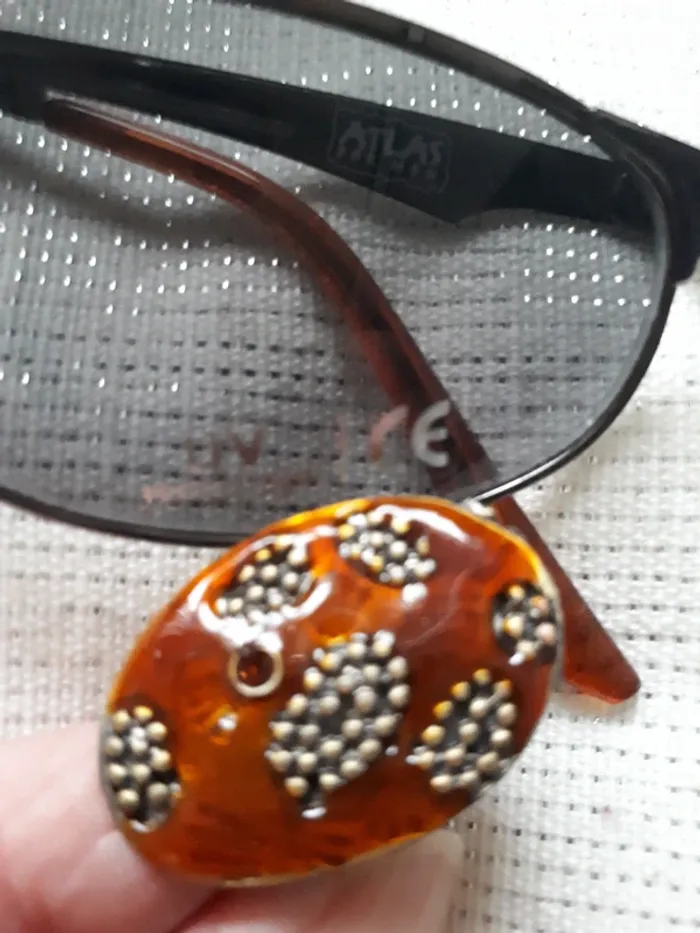 Lunettes de soleil + Bague - photo numéro 2