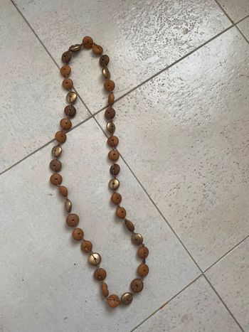 Collier en bois