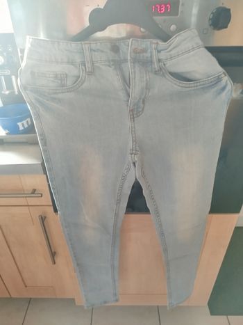 Jeans blanc bleu ciel