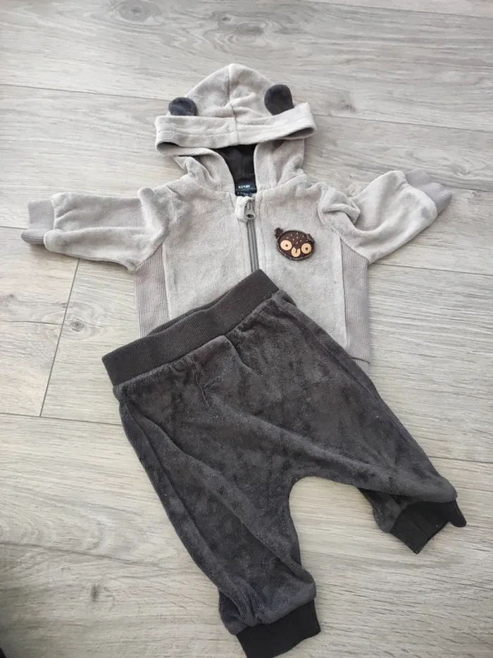 Ensemble 3 mois jogging gilet