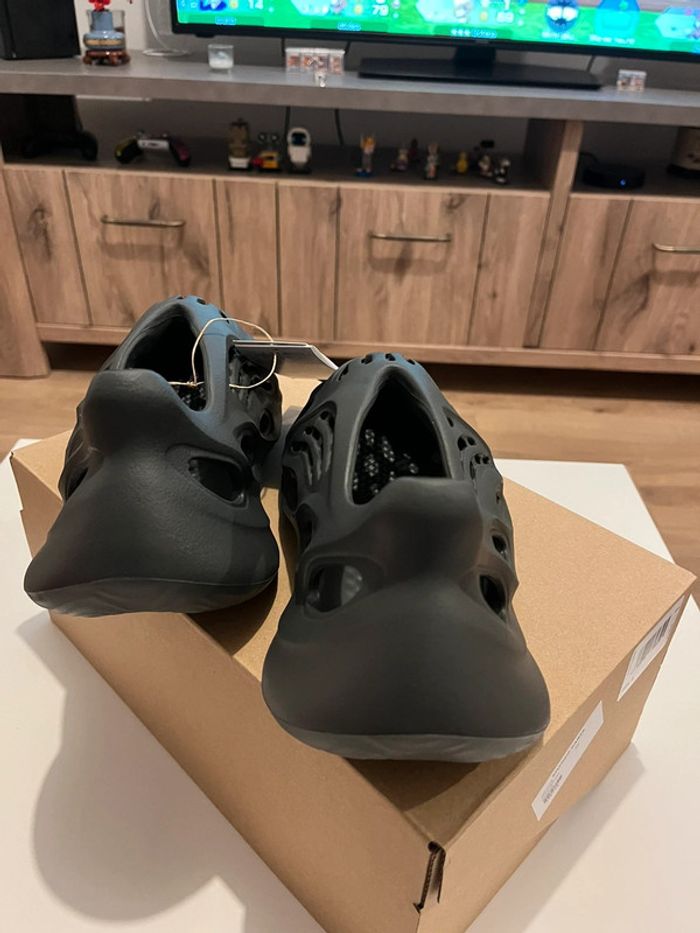 Yeezy foam Carbon - photo numéro 6