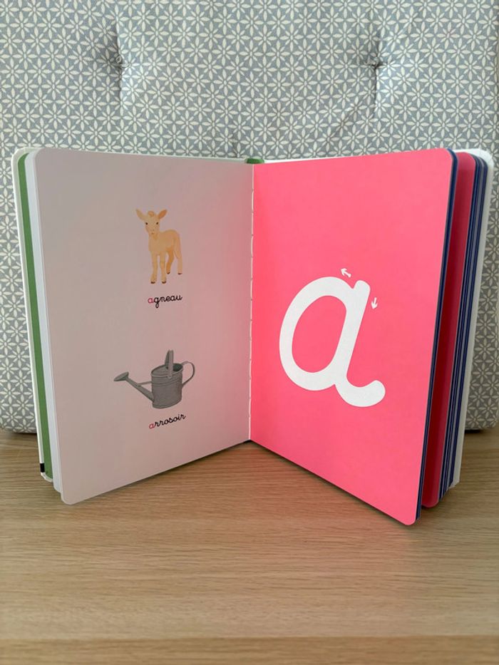 Livre d'Apprentissage de la Lecture "Mon Abécédaire Montessori à Toucher" - photo numéro 3