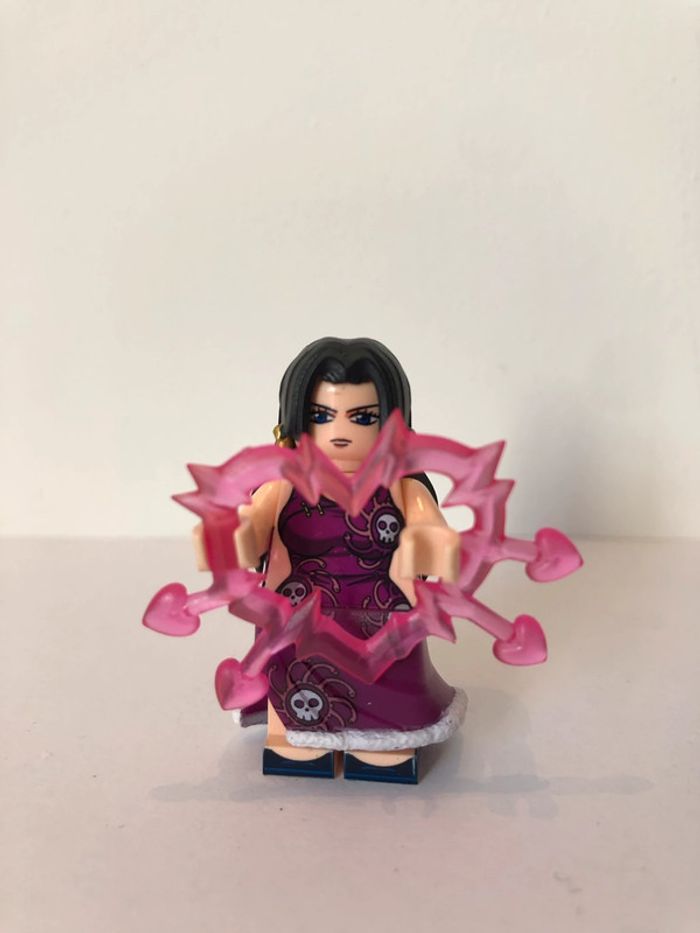 Figurine type lego OnePièce. OnePièce