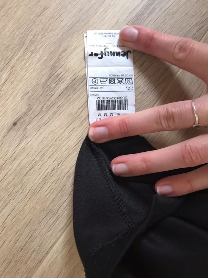 Jupe noire - photo numéro 3