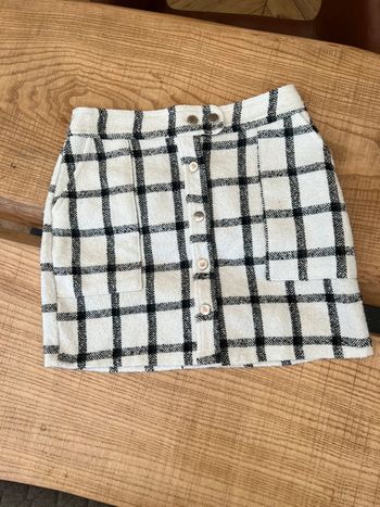 Jupe taille M  à carreaux en tweed blanche et noire boutonnée tally weijl
