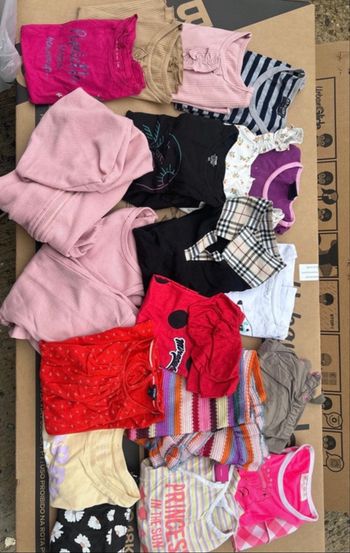 Lot 20 vêtements fille 8 ans 