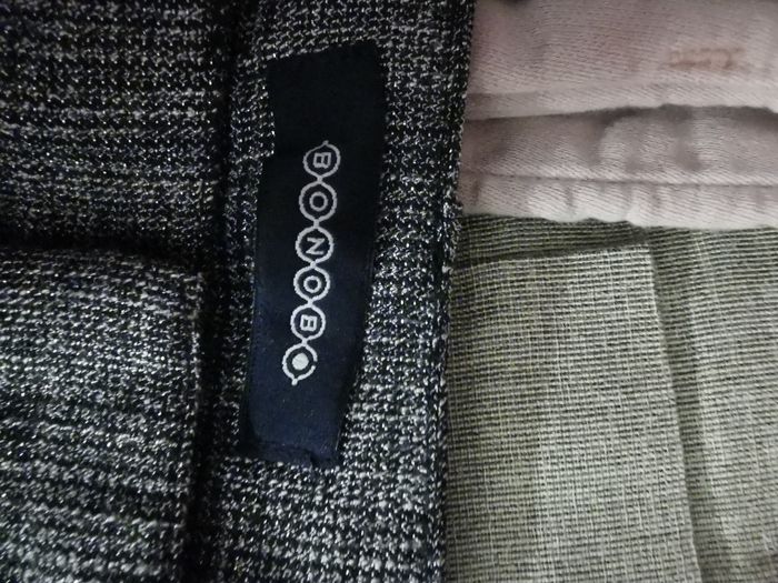 Pantalon habillé beige gris et argenté brillant - photo numéro 3