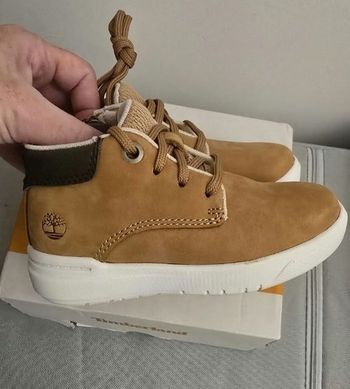 NEUVES  (non portées) 🏷😍💙🎉🎉superbes  bottines TIMBERLAND  pointure 25 garçon (prix ferme) 🤎🤎🤩😍👌👌