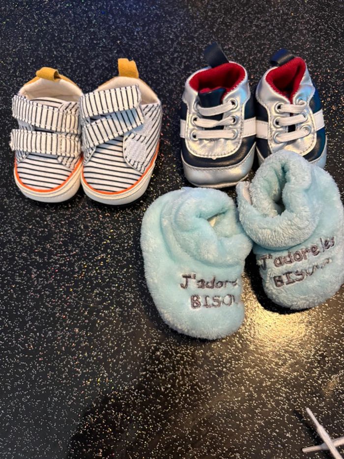 Lots 3 paires de chaussures bébé (chaussons, baskets) - Taille 0/3 mois