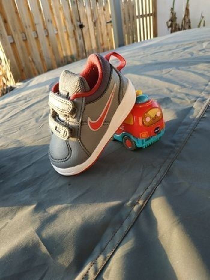 Baskets Nike 19,50 - photo numéro 4