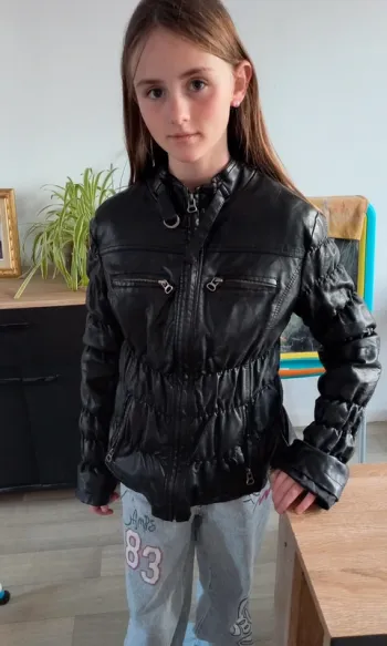 Blouson en similicuir noir fille